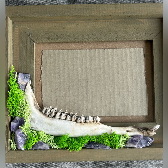 Handmade Wooden Picture Frame with Real Amethyst and Deer Jaw Bone - Picture 4 of 4